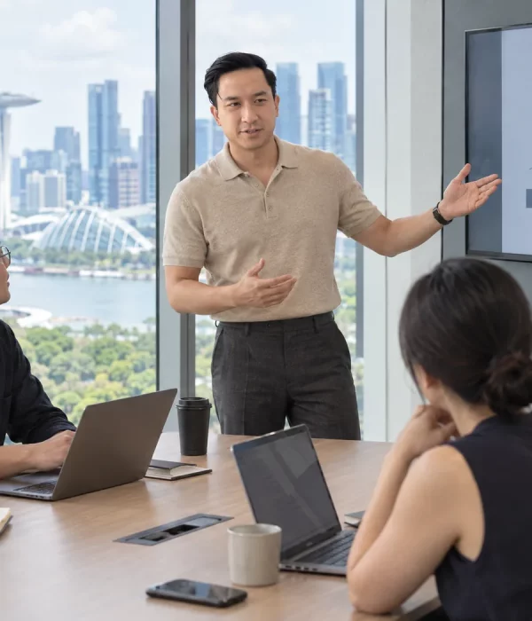 Marcus Goh leading a PULSE Digital strategy meeting with his team in Singapore